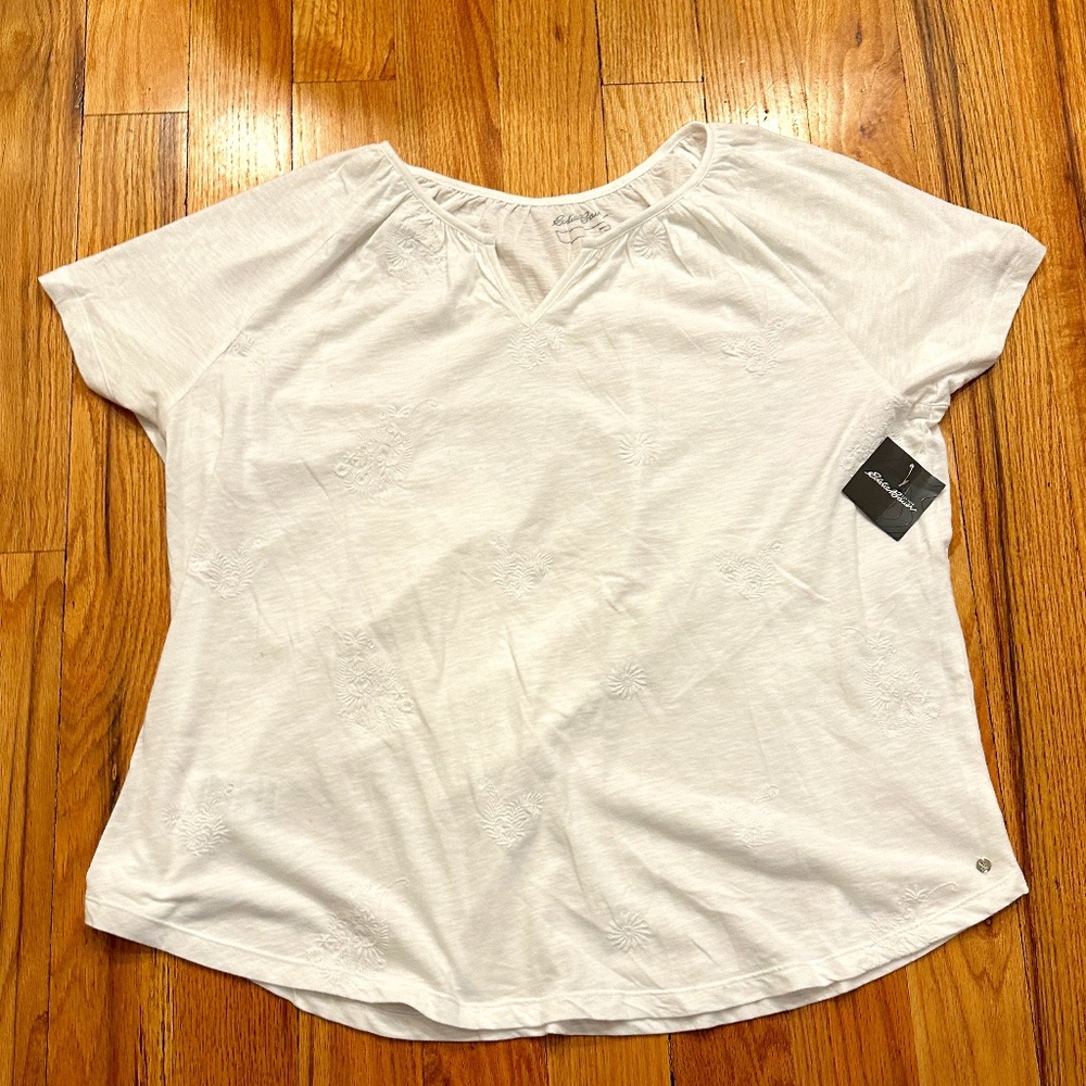 NEW NWT EDDIE BAUER White floral embroidered short sleeve knit top blous…